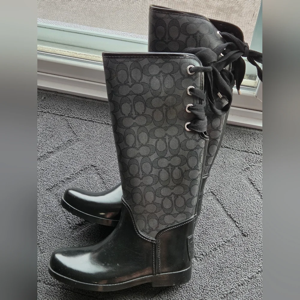 Coach Tristee Rain Boots. Size 9 - Picture 9 of 10